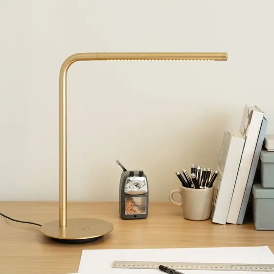 UMAGE Omni V2 Lampe de Table Brushed Brass