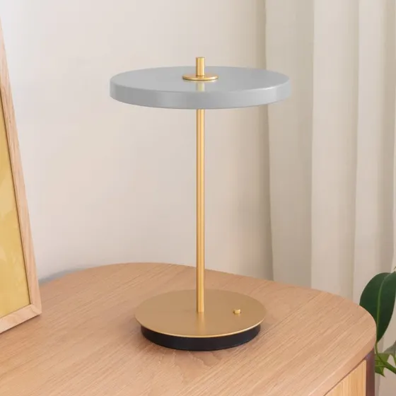 Lampe de table LED rechargeable UMAGE Asteria Move gris brume/laiton