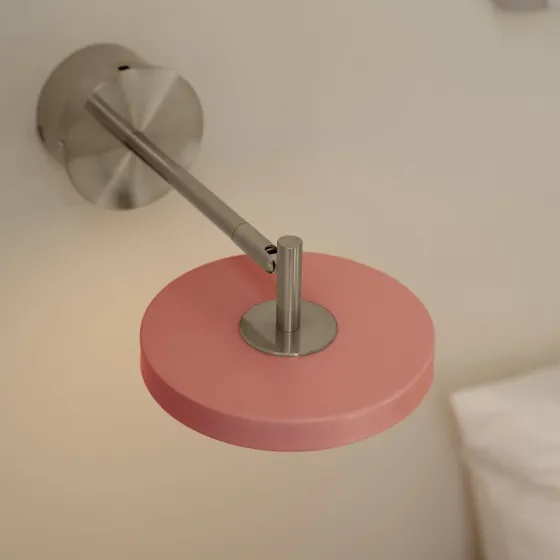 UMAGE Asteria Short - Applique murale LED rose en acier