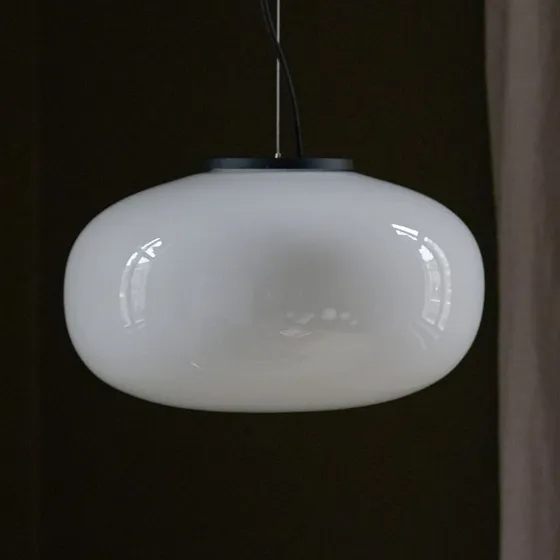 New Works Karl-Johan Suspension en Verre Opale Ø23 cm