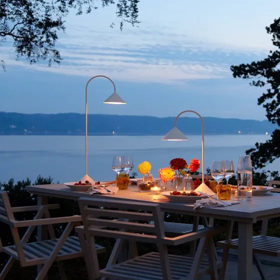 Lampadaire LED rechargeable FRANDSEN Grasp, Blanc, 72 cm