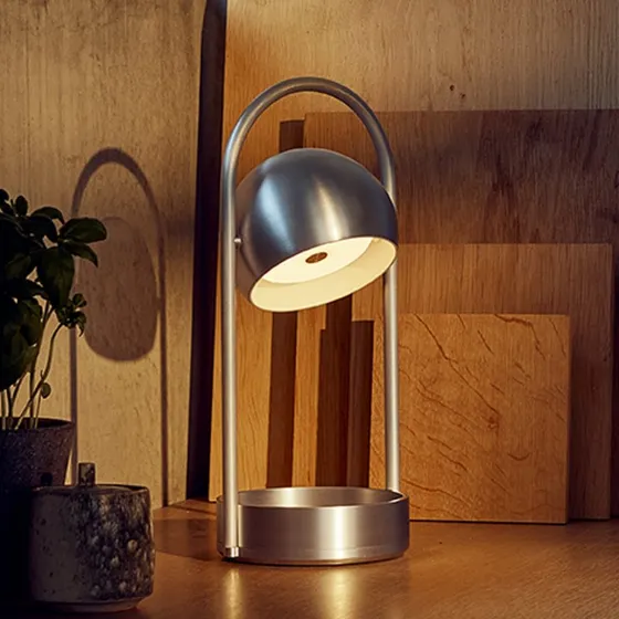 Lampe à Poser Portable Frandsen Ball en Aluminium Brossé