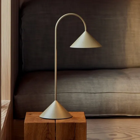 FRANDSEN Grasp Lampe à poser LED rechargeable, Gris Sable