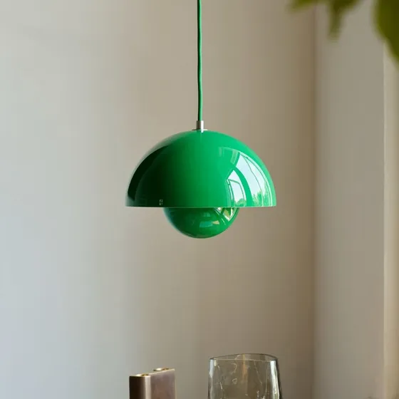 &Tradition Suspension Flowerpot VP1 Signal Green