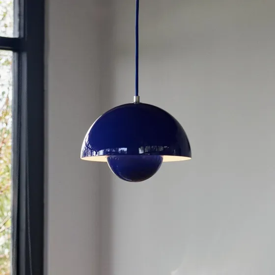 &Tradition Suspension Flowerpot VP1 bleu cobalt