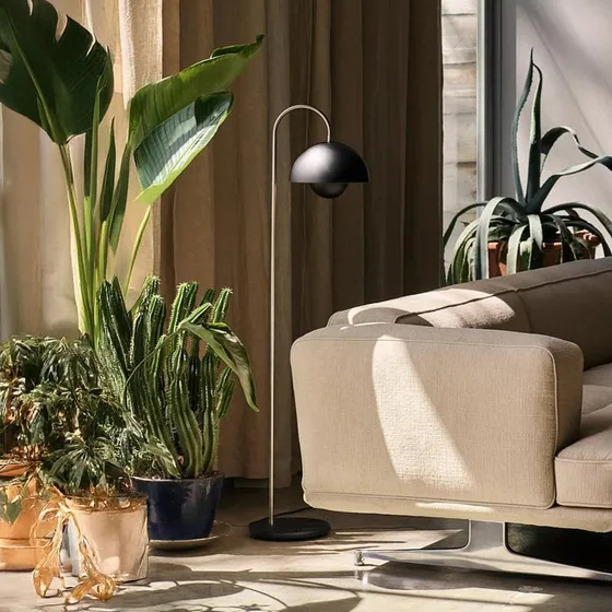&Tradition Flowerpot VP12 Lampadaire Noir Mat