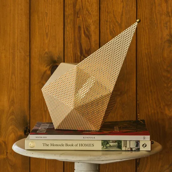 GUBI Lampe de Table Portable Bagdad Blanc Crème Semi-Mat