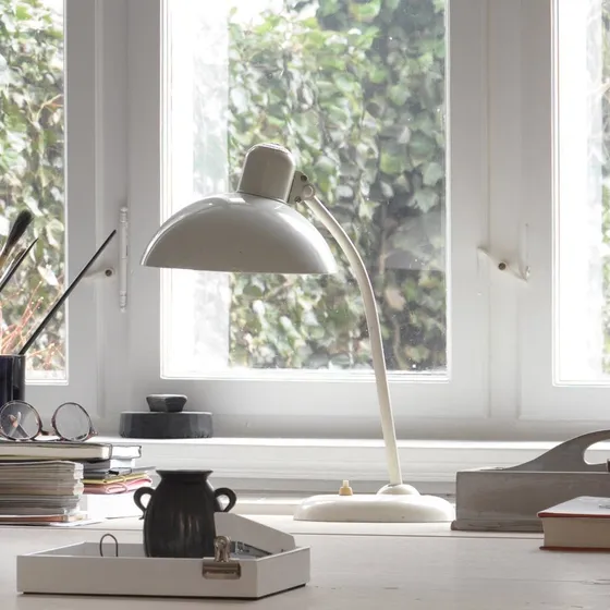 Fritz Hansen Kaiser Idell 6556-T Lampe à poser Blanc brillant