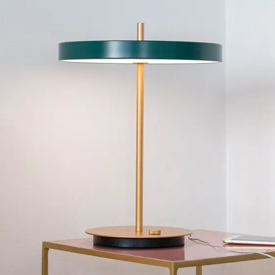UMAGE Lampe de table LED Asteria - Vert Forêt et Laiton