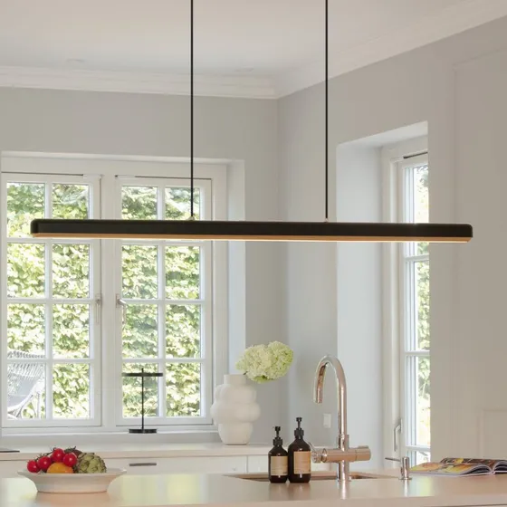 UMAGE Suspension LED Hazel Branch Noir/Laiton, 150 cm