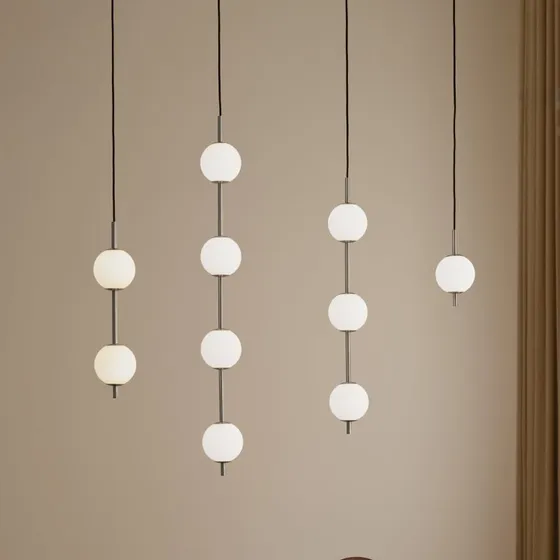 UMAGE Suspension LED Audrey Acier - 4 Lampes en Verre Opale