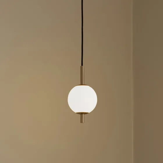 Umage Suspension LED Audrey - Laiton et Verre Opale - Ø 12 cm