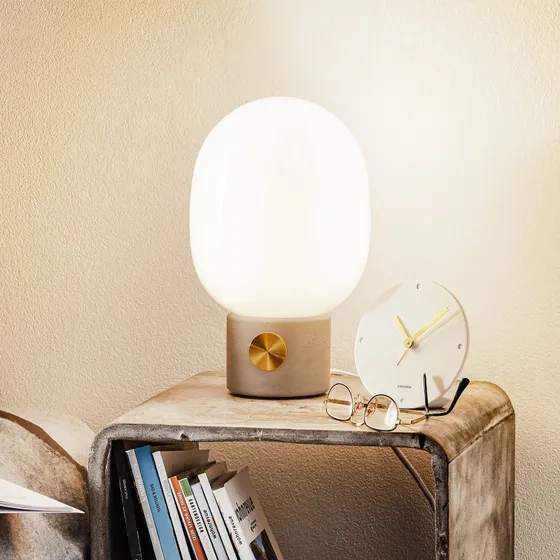 Audo Copenhagen Lampe de Table JWDA Béton et Verre Opalin