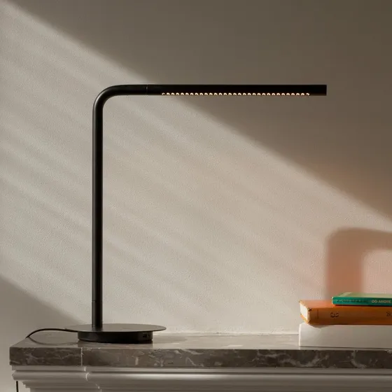 Umage Omni Lampe de Table Noire - Design Pivotant 360°