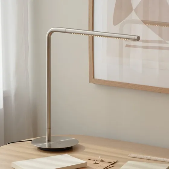 Umage Omni Lampe de Table en Acier - Design Pivotant