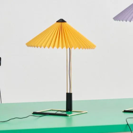 HAY Lampe à poser LED Matin 300, Jaune/Laiton, 38 cm