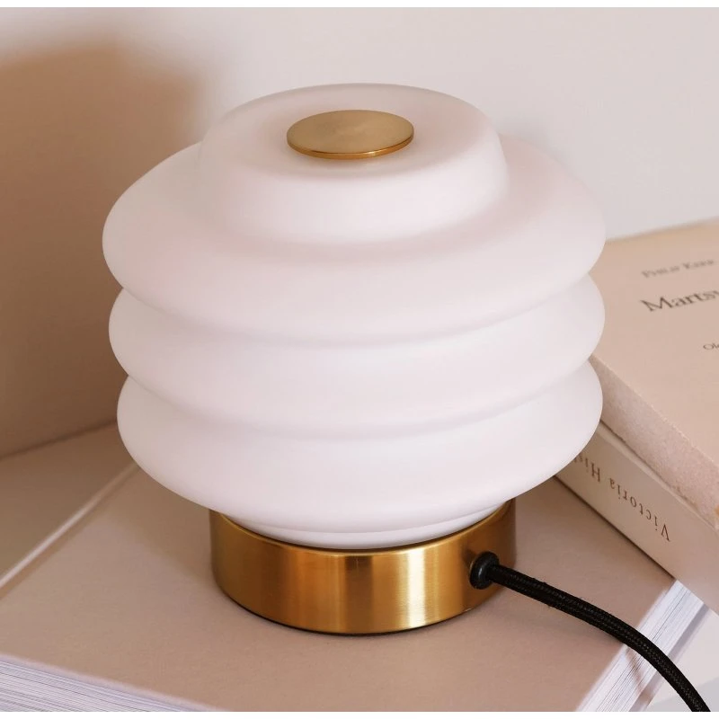 Dyberg Larsen Lampe de Table Diva - Laiton et Verre Opale