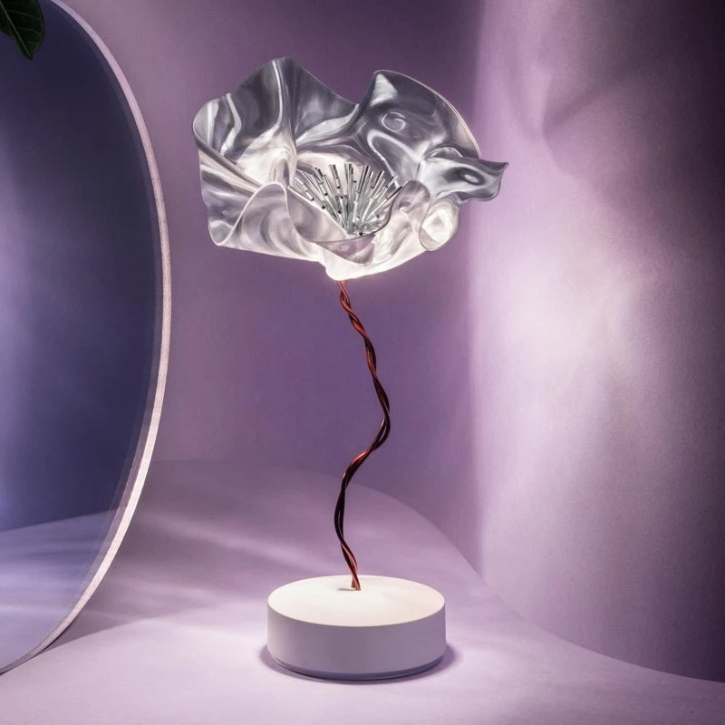 Slamp Lafleur Lampe à poser LED sans fil par Marc Sadler