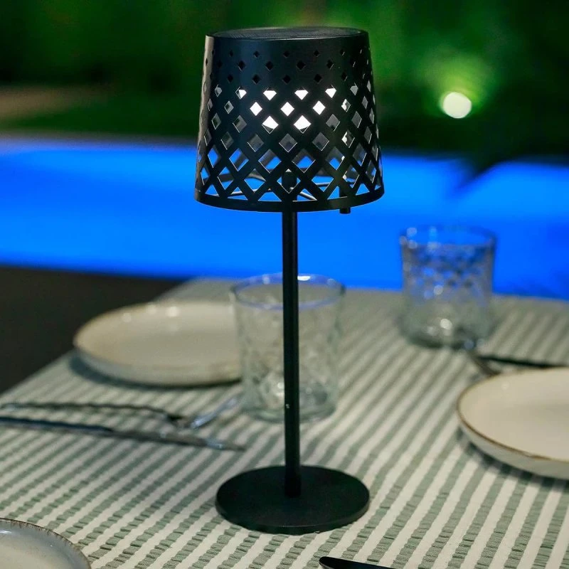 Newgarden Lampe de table LED solaire Gretita, noir, métal