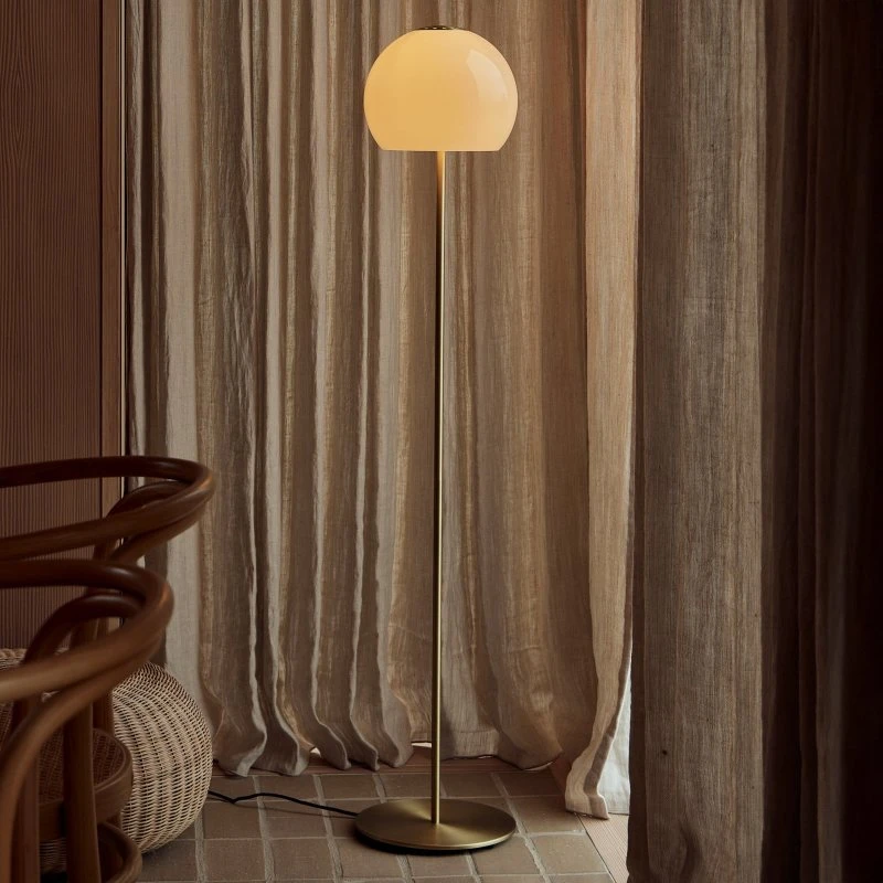 FRANDSEN Lampe sur pied Ball Glass, gris sable, 130 cm