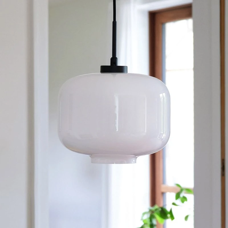 Suspension Dyberg Larsen Arp Ø30 cm - Verre Opale et Laiton Mat