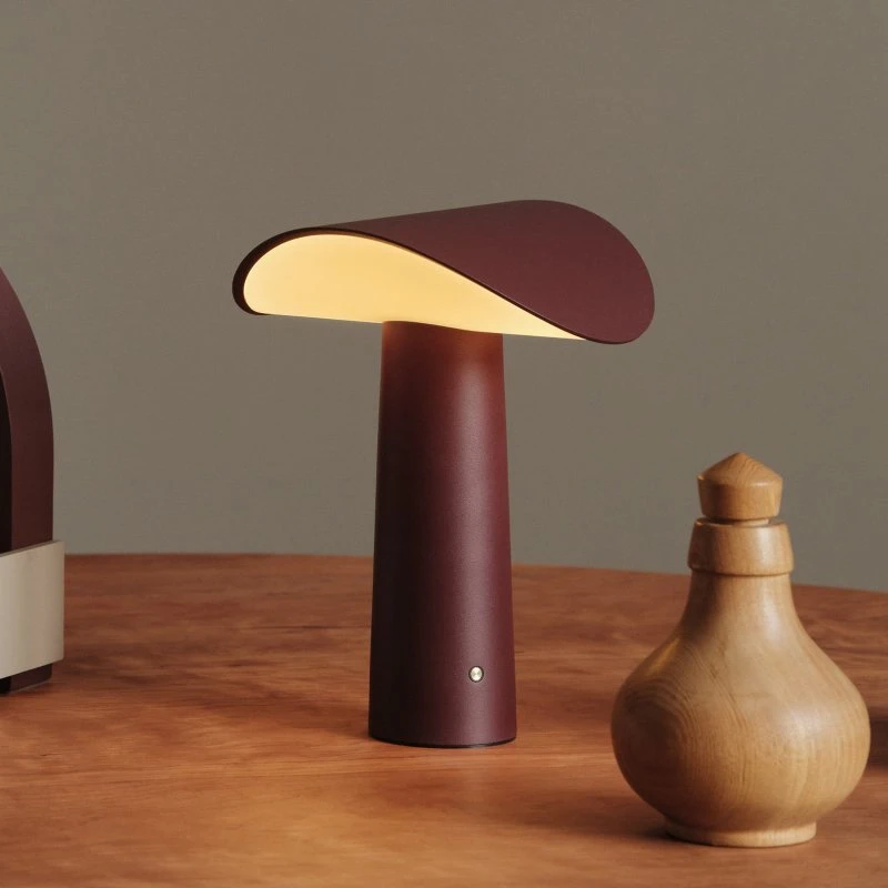 GEJST Lampe à poser LED rechargeable Lium, Bordeaux