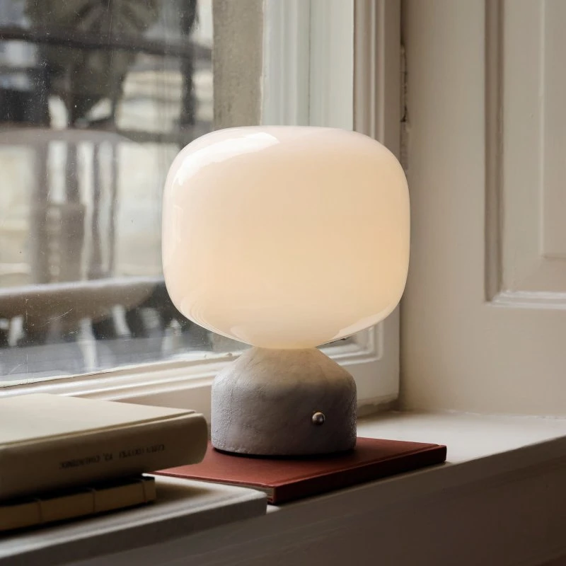 GEJST Meemo Lampe à poser LED rechargeable, marbre blanc et verre