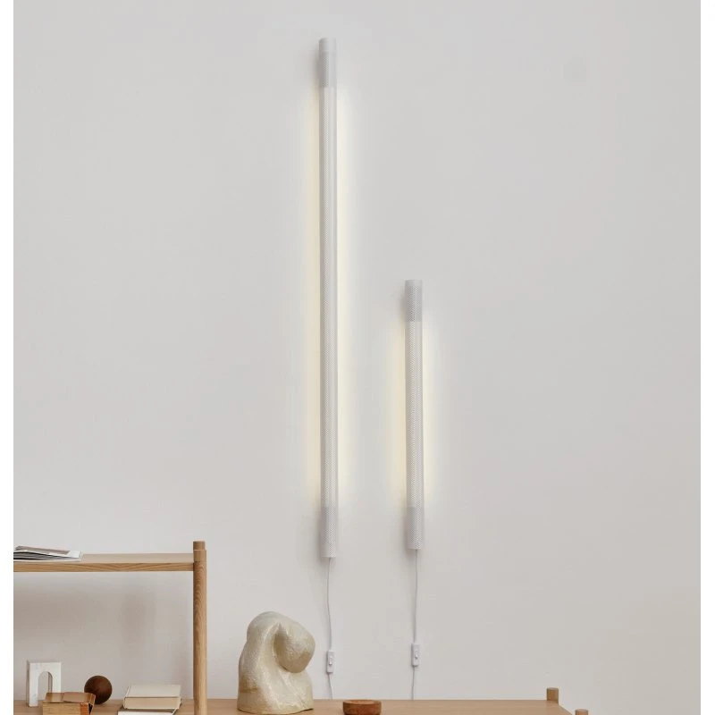 Applique murale Radent GEJST, blanche, 135 cm, acier perforé