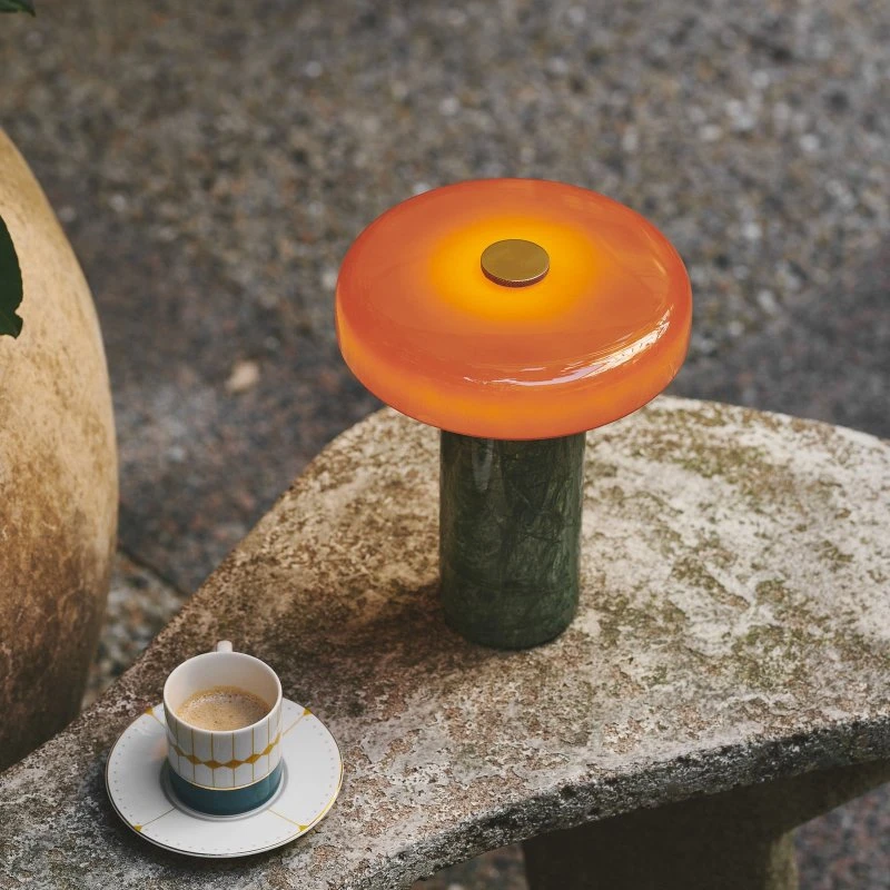 Design By Us Lampe de table LED Trip en marbre et verre