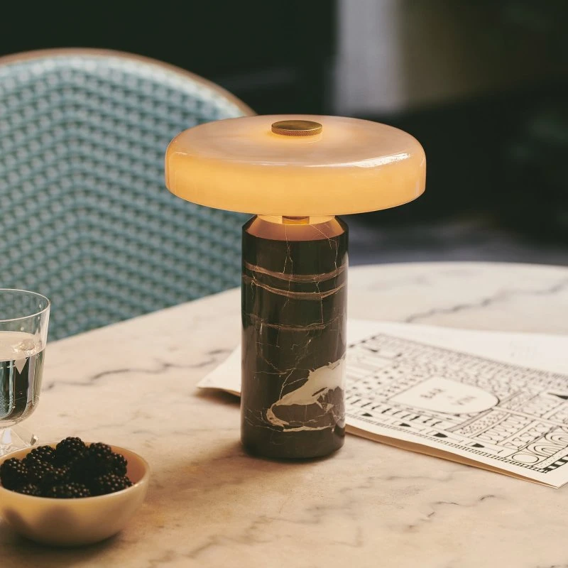 Design By Us Lampe de table Trip rechargeable en marbre et verre