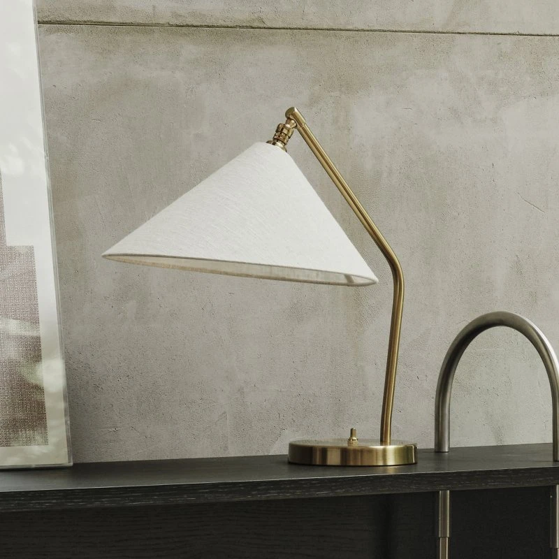 Gubi Lampe à poser Gräshoppa - Gris métal et textile