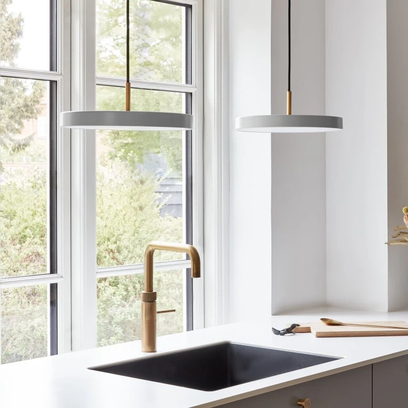 Umage Suspension LED Asteria Medium Gris Clair/Laiton Ø 43 cm