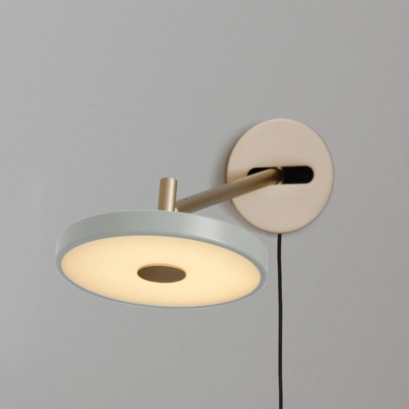 UMAGE Applique murale LED Asteria Long, Olive et Laiton