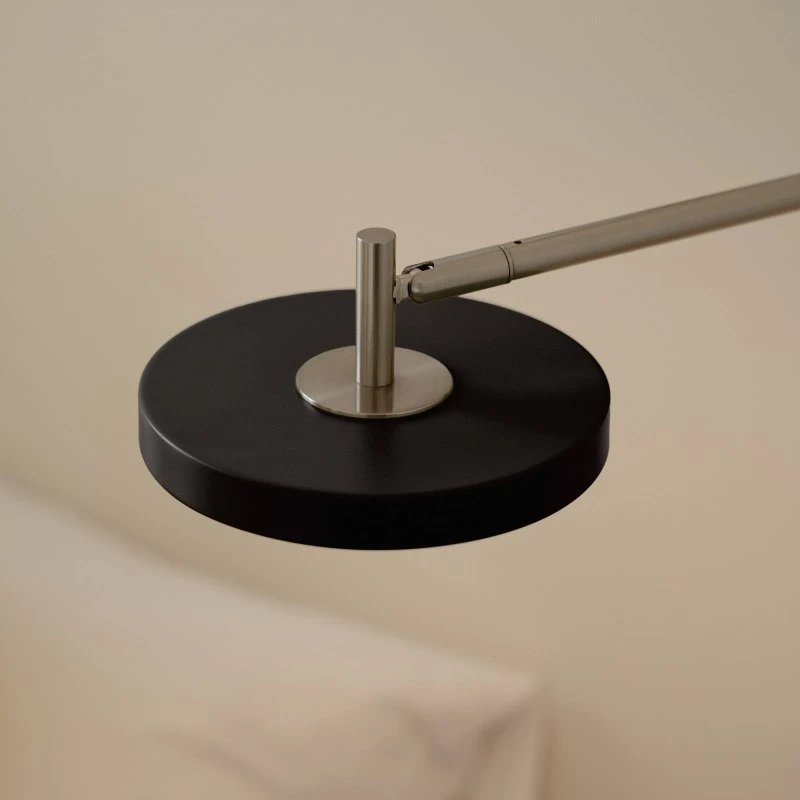 UMAGE Asteria Long - Applique murale LED en acier noir
