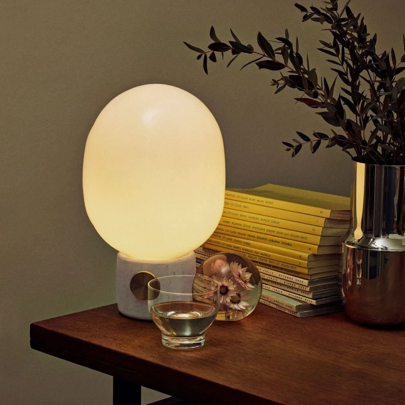 Audo Copenhagen Lampe de table JWDA en marbre de Carrare