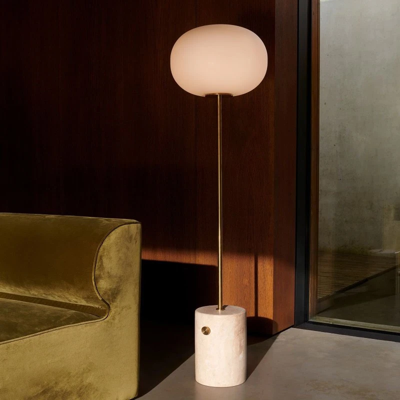 Audo Copenhagen Lampe sur pied JWDA Travertin et Laiton