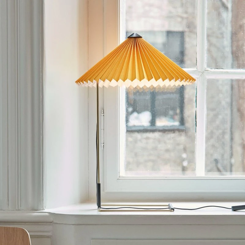 HAY Matin 380 Lampe de table LED plissée, jaune