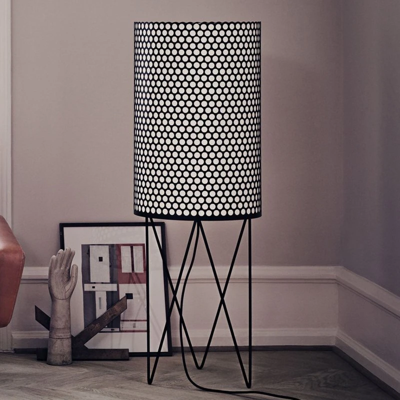 GUBI Lampadaire Pedrera PD2 avec variateur, noir