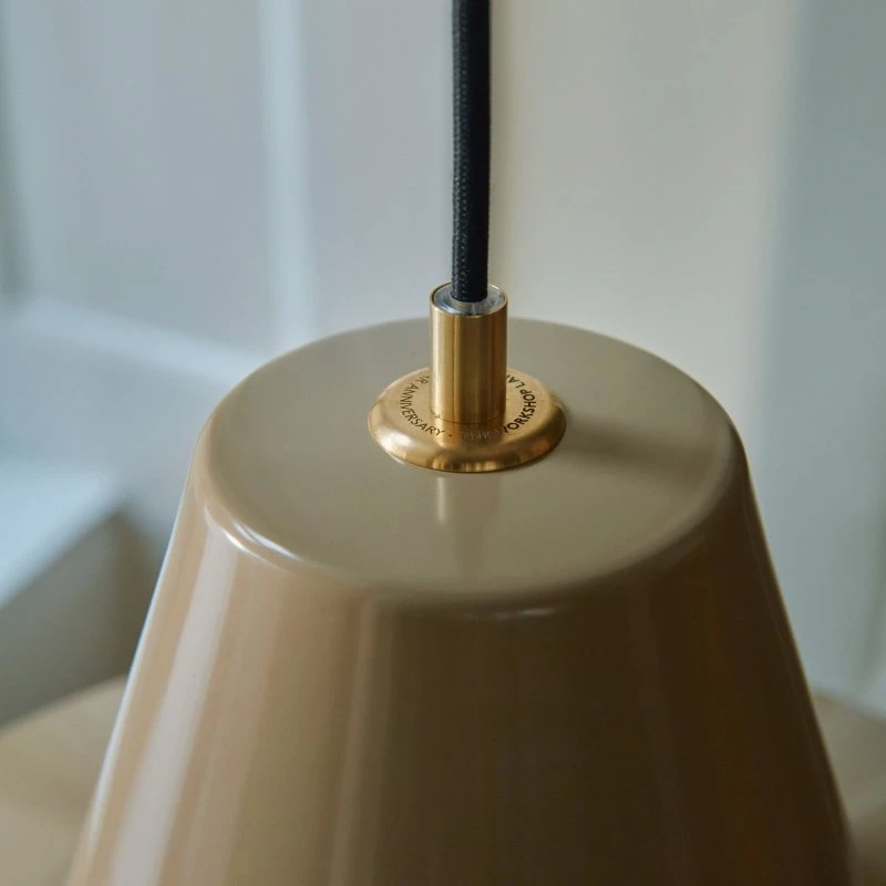 Made By Hand Suspension Workshop W3 - Édition 75 ans - Beige